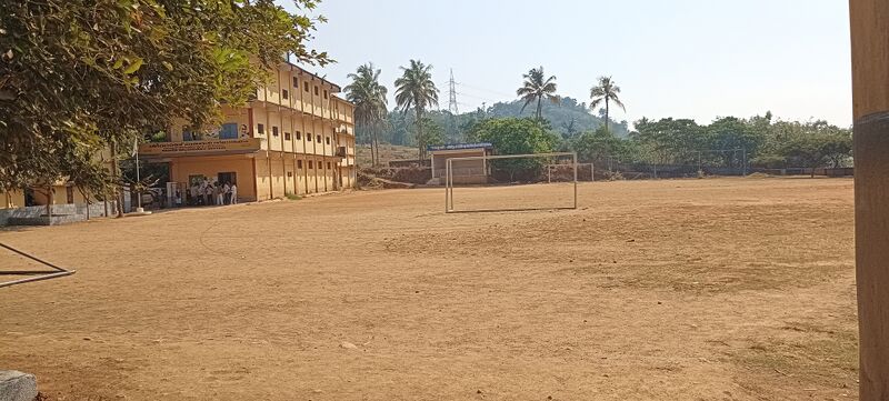 പ്രമാണം:20044 play ground.jpg