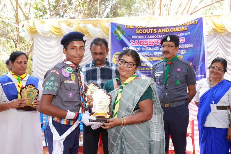 പ്രമാണം:21060 scout@kakayoor5.jpg