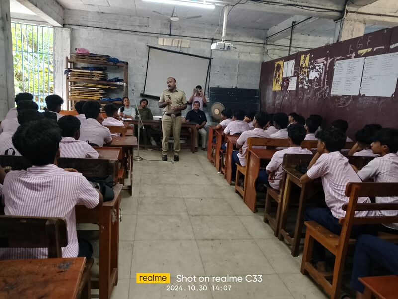 പ്രമാണം:32501 Awareness class 1.jpg