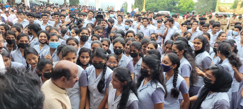 പ്രമാണം:33056 cvananthabose 2.jpeg