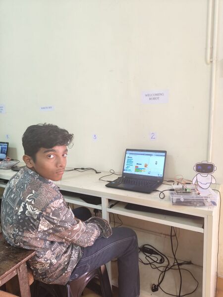 പ്രമാണം:35026 robo70.jpg