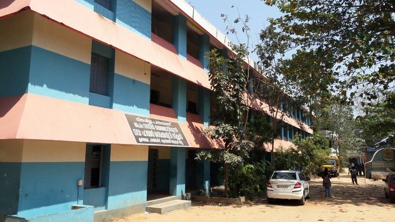 പ്രമാണം:42015 school pic.jpg