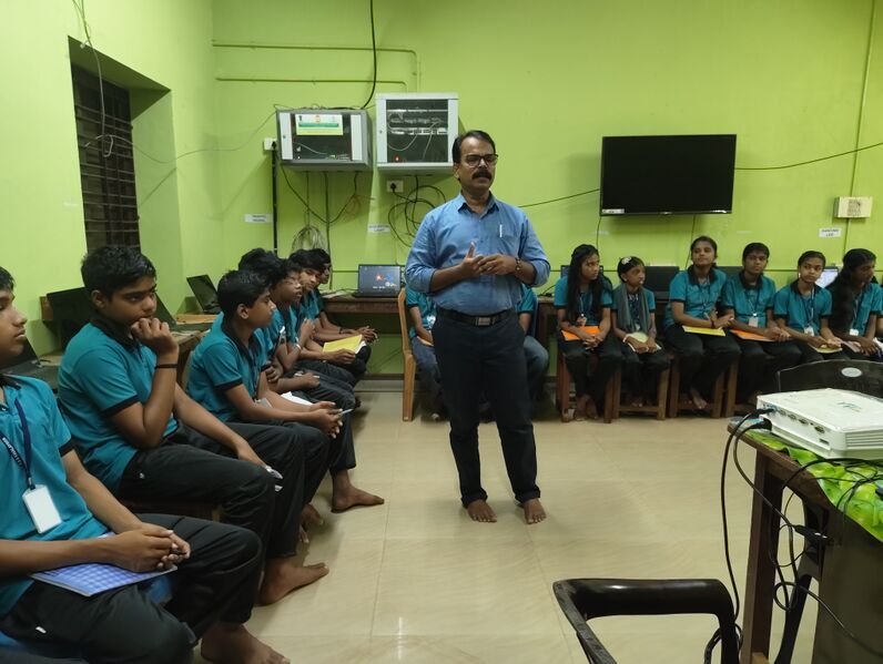 പ്രമാണം:42023 lkcamp program.jpg