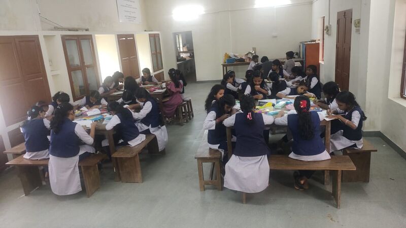 പ്രമാണം:43002 reading day1.jpg