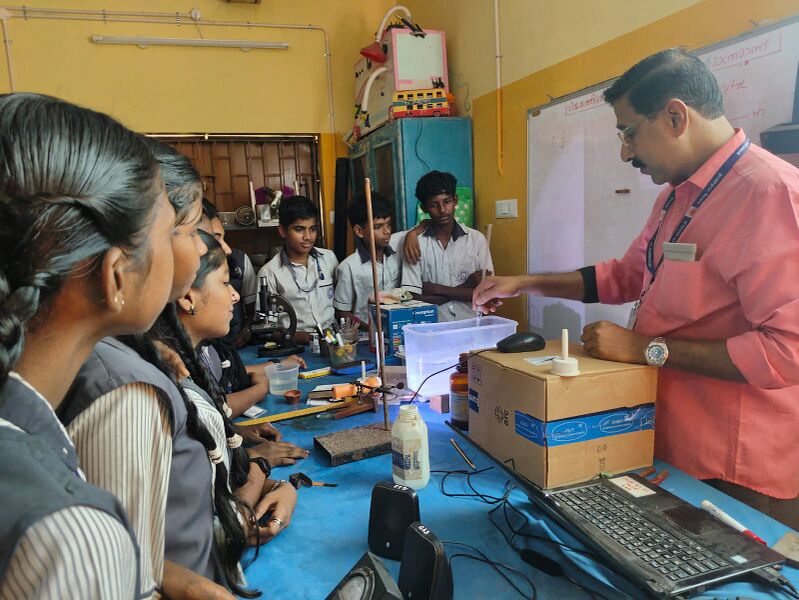 പ്രമാണം:43069 Lab 2.jpeg