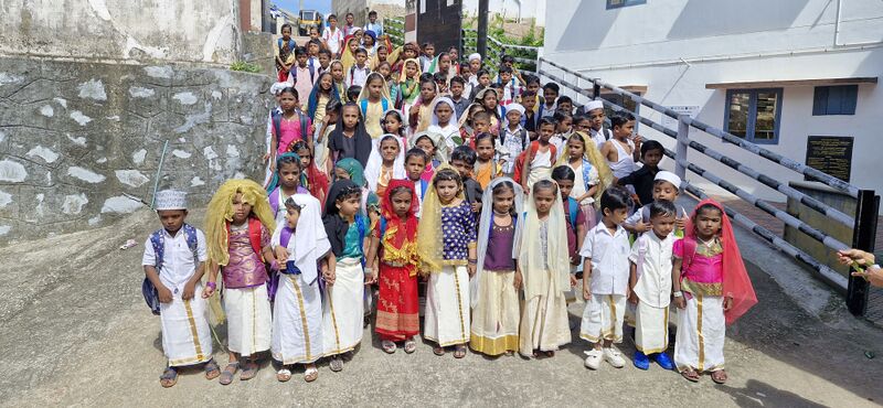 പ്രമാണം:44223 baseer dinam veshm 25.jpg