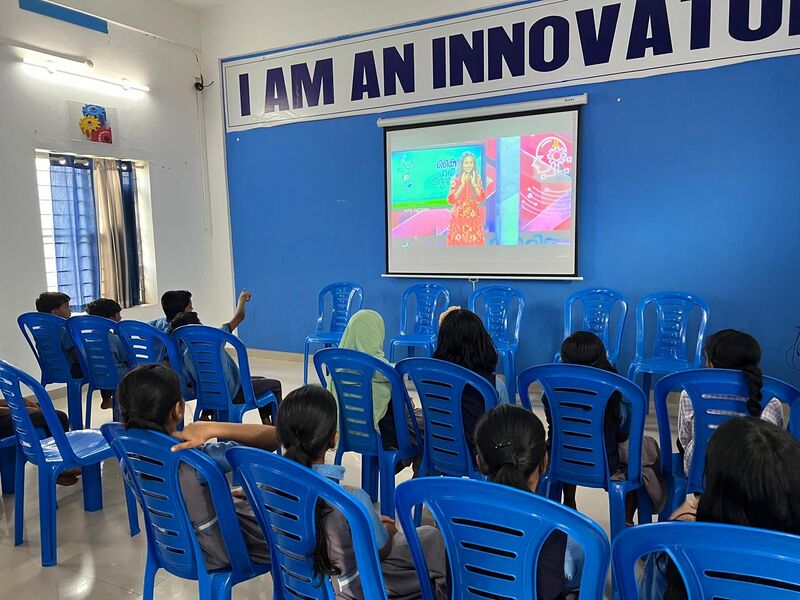 പ്രമാണം:47064- realty show6.jpeg