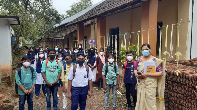 പ്രമാണം:BS21 KNR 13040 2.jpg