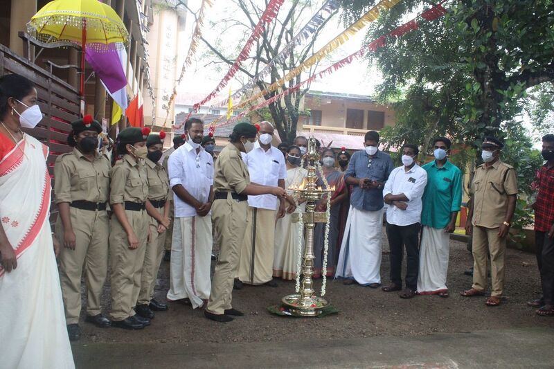 പ്രമാണം:BS21 PTA 38020 2.jpg