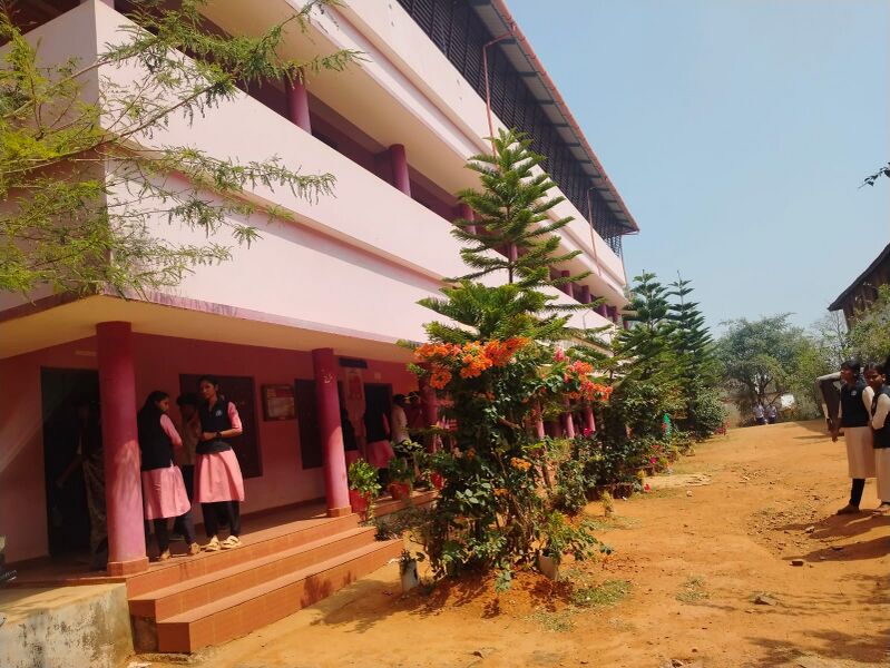 പ്രമാണം:SCHOOLIMG-20250117-WA0018.jpg