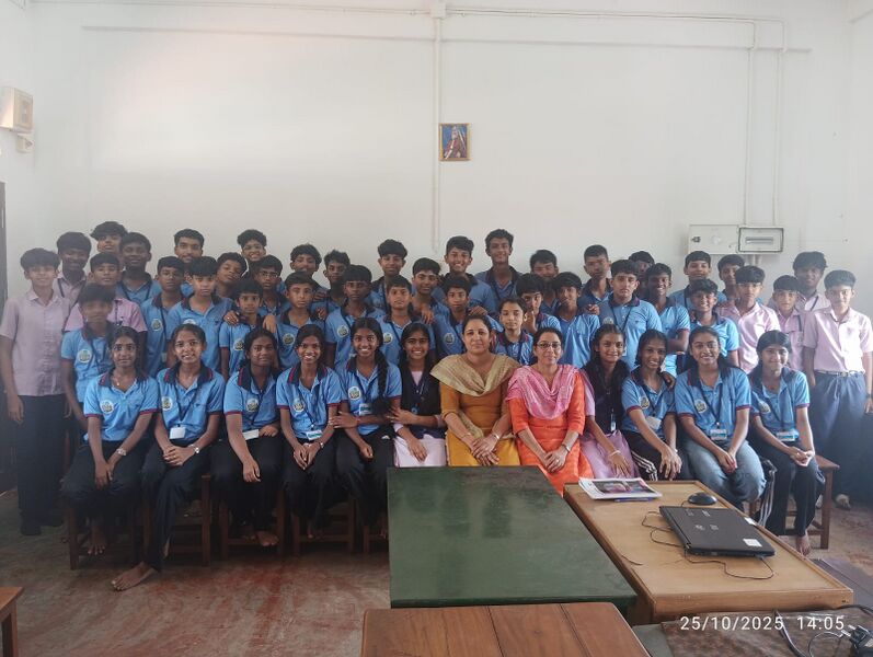 പ്രമാണം:School camp 22036.jpg