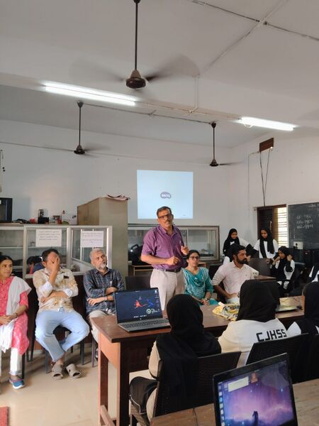 പ്രമാണം:11047 school camp 4.jpg