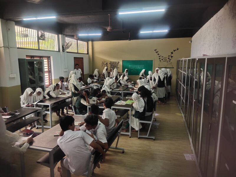 പ്രമാണം:18083 library1.jpg