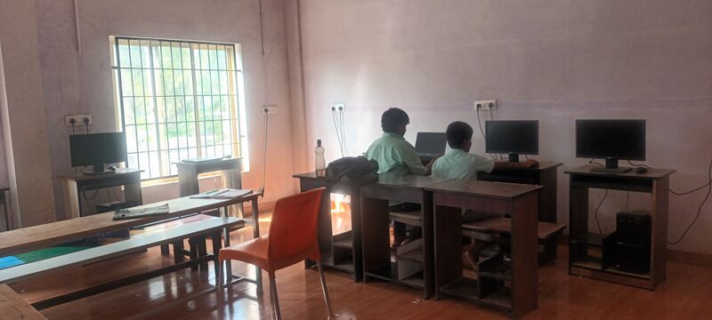 പ്രമാണം:19441 LAB.jpg