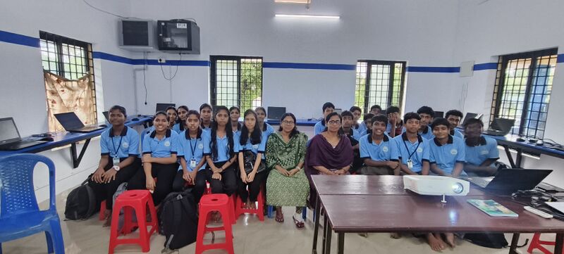 പ്രമാണം:25082 lk camp1.jpg