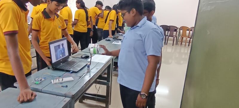 പ്രമാണം:27020 LK 2023-26 RoboticFest.jpg