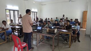 മാസ്റ്റർ ട്രെയിനർ ഐടി ക്വിസ് മത്സരം നടത്തുന്നു