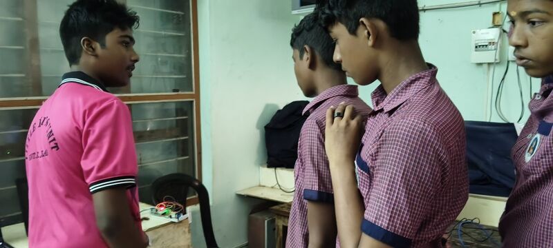 പ്രമാണം:42085 robo 5.jpg