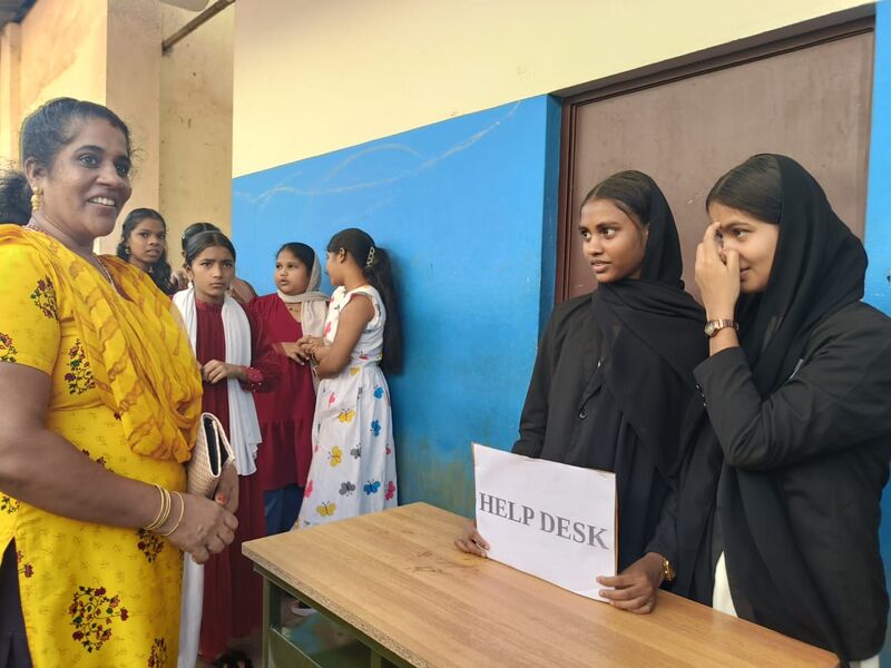 പ്രമാണം:47088 littlekites.jpg