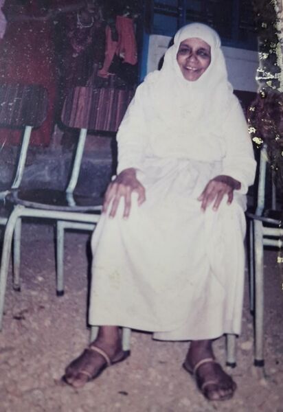 പ്രമാണം:48434-manager mother.jpeg