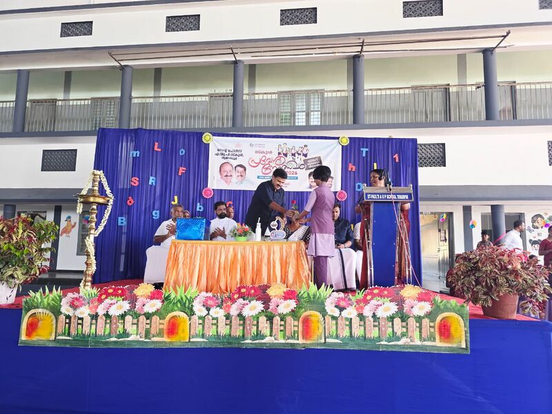 പ്രമാണം:12554 pravesanolsavam2026-7.jpeg