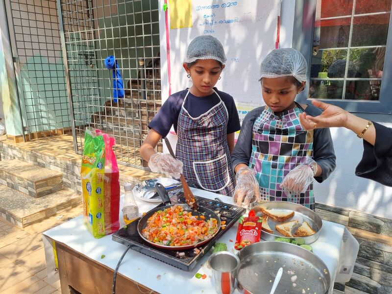 പ്രമാണം:14313-KNR-FOODCOURT-IVSTD2.jpg