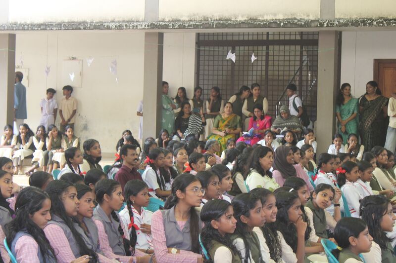 പ്രമാണം:16041 kalolsavam2 2025 sept.JPG