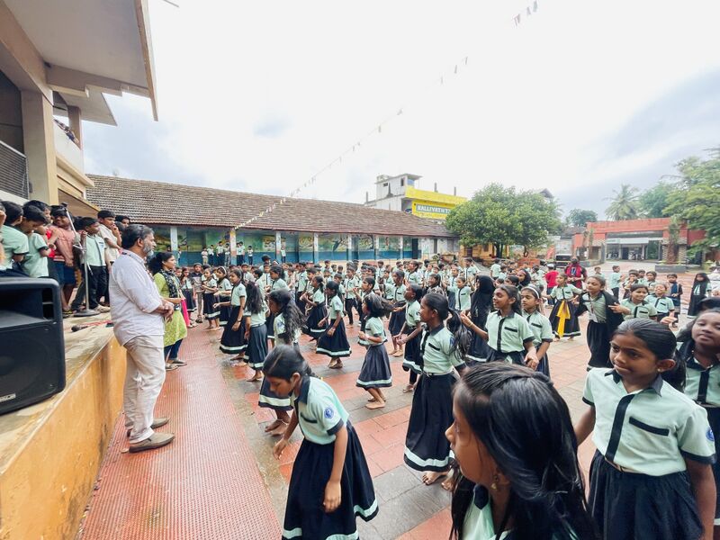 പ്രമാണം:19855 zumba6.jpg