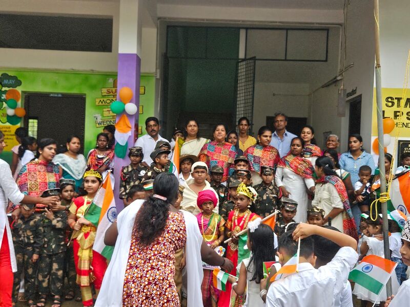 പ്രമാണം:25824-smlps independence day.jpg