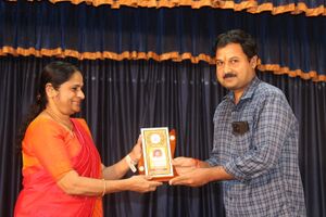 33064 mgmlktr arts pic 8.JPG