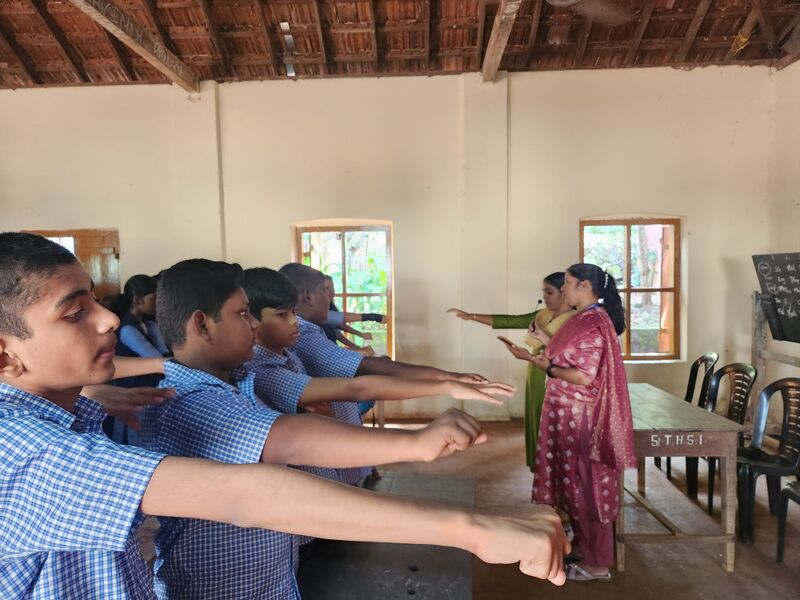 പ്രമാണം:38102 health class p3.jpg