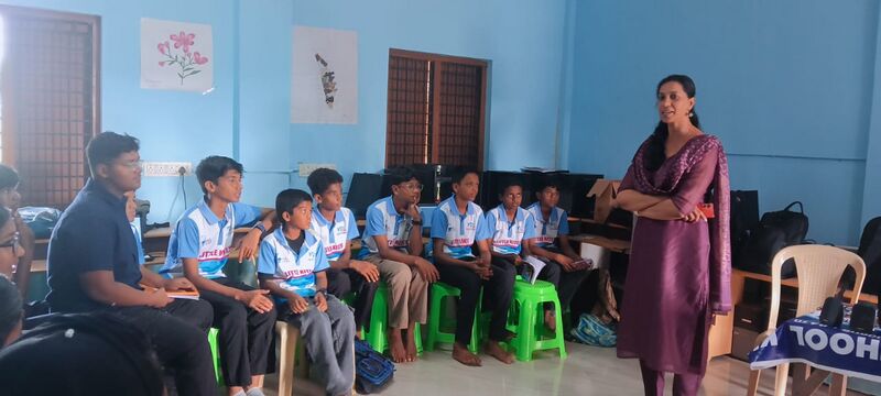 പ്രമാണം:42074-school visit2.jpg