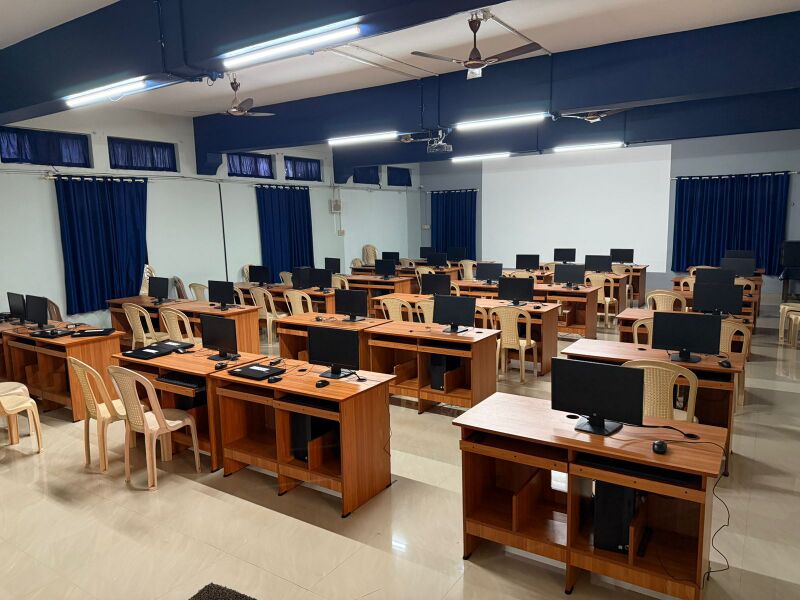 പ്രമാണം:HS Computer Lab SMS.jpg