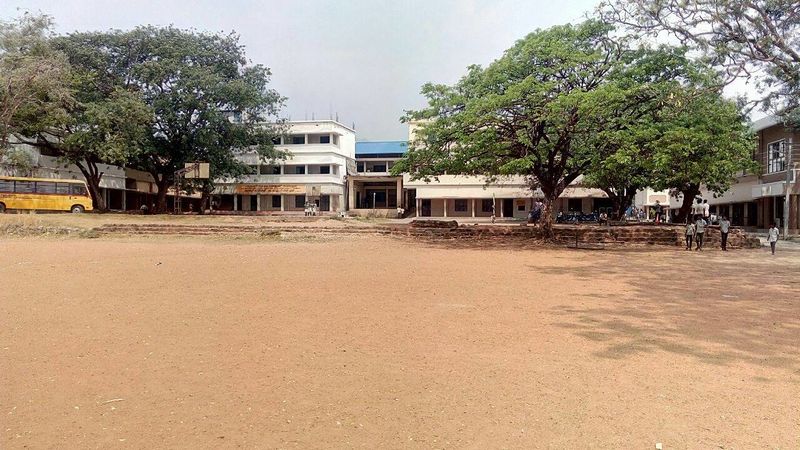 പ്രമാണം:School21050.jpg