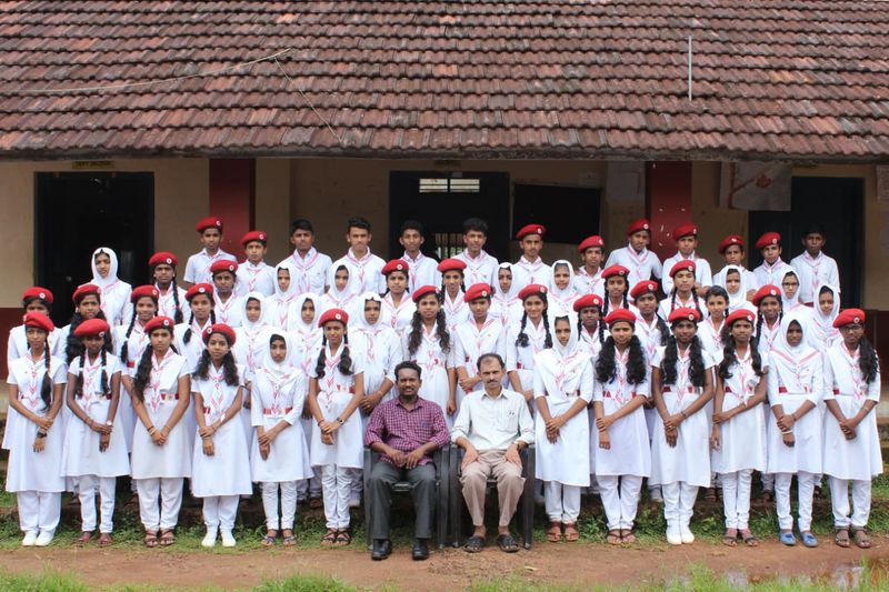 പ്രമാണം:ജൂനിയർ റെഡ്ക്രോസ്.jpeg