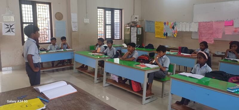 പ്രമാണം:12017 class sabha9.jpg