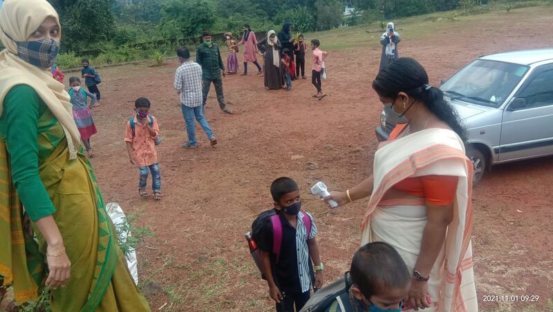 പ്രമാണം:13910 thirike schoolilekk 2.jpeg