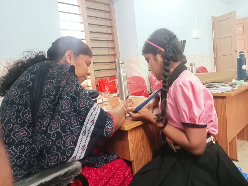 പ്രമാണം:21253-Teacher challenge.jpg