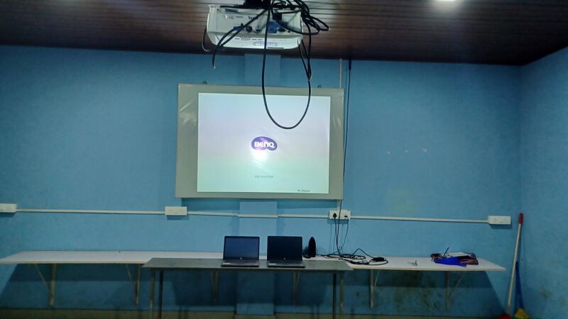 പ്രമാണം:24355 computer room.jpg