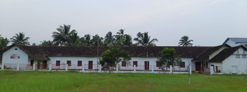 പ്രമാണം:26315 school 1.jpeg