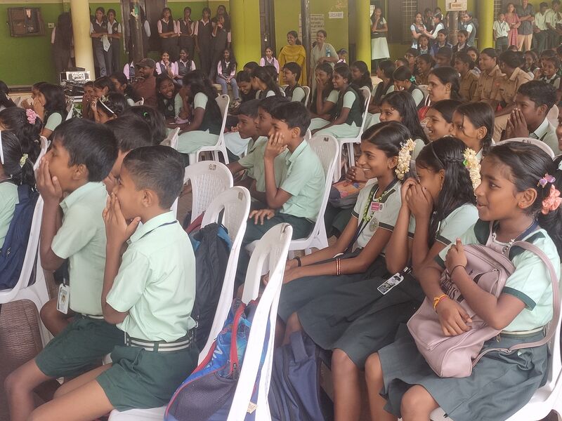 പ്രമാണം:34013school kalolsav25b.jpg