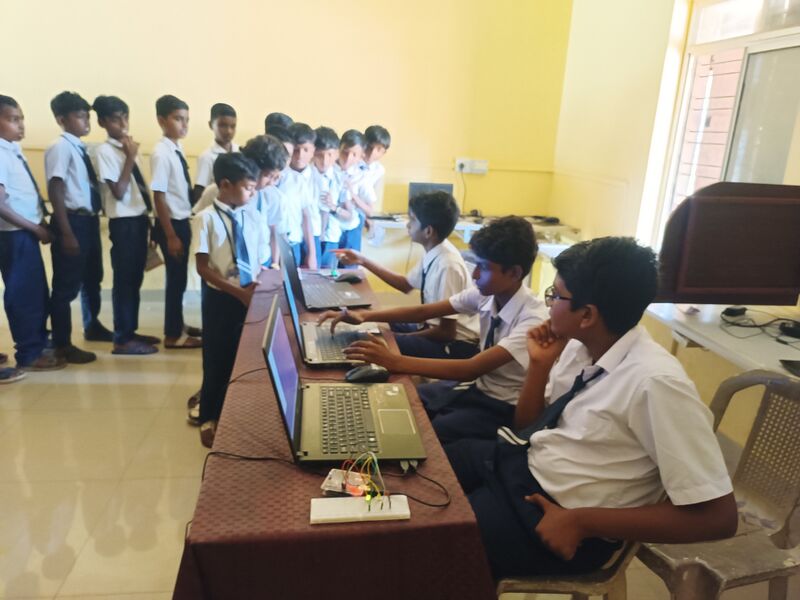 പ്രമാണം:35051 robotics fest 2025.jpg