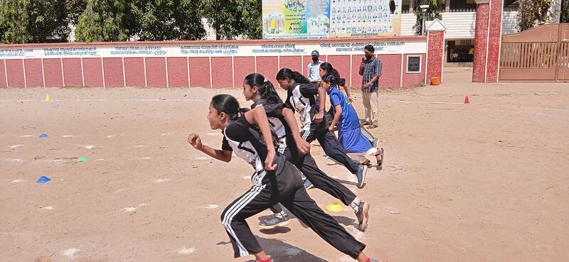 പ്രമാണം:35052 SPORTS MEET 3.jpg