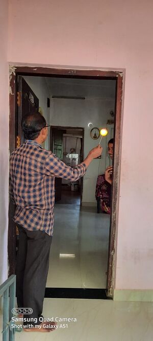 42560 വീട്ടിൽ ഒരു പരീക്ഷണശാല 1.jpg