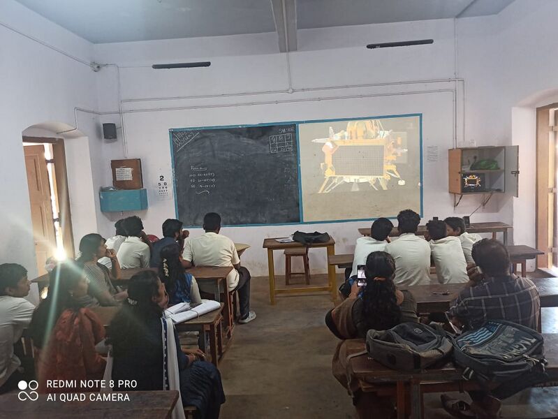 പ്രമാണം:44018 chandrayan3 assembly3.jpg