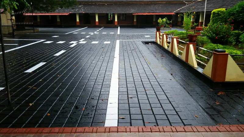 പ്രമാണം:Enteschool Ente Abhimanam.jpg