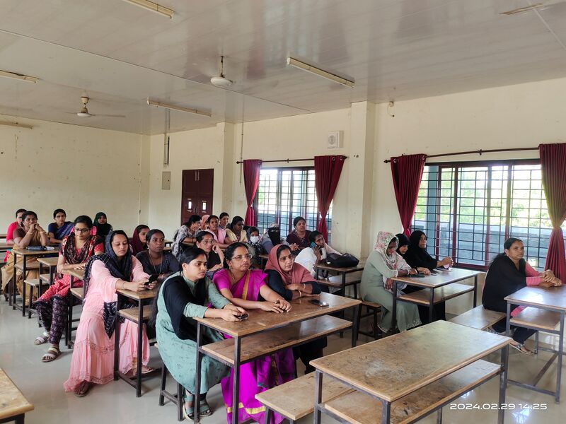 പ്രമാണം:Positive parenting class.jpg