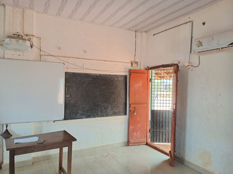 പ്രമാണം:11033 hitech class 3.jpg