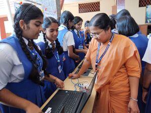 13006-hitech freedom fest presentation.jpg