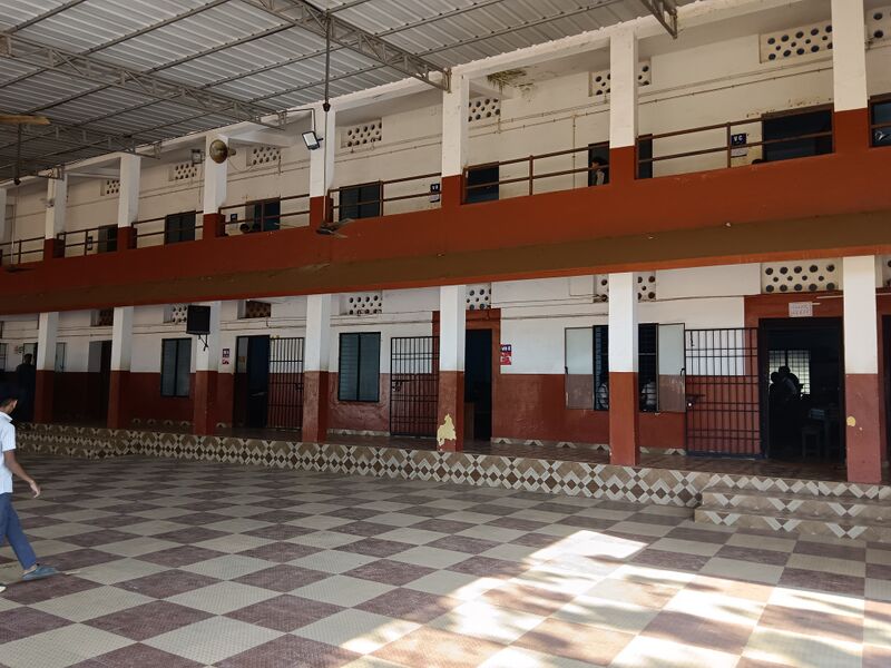 പ്രമാണം:13097UP building.jpg